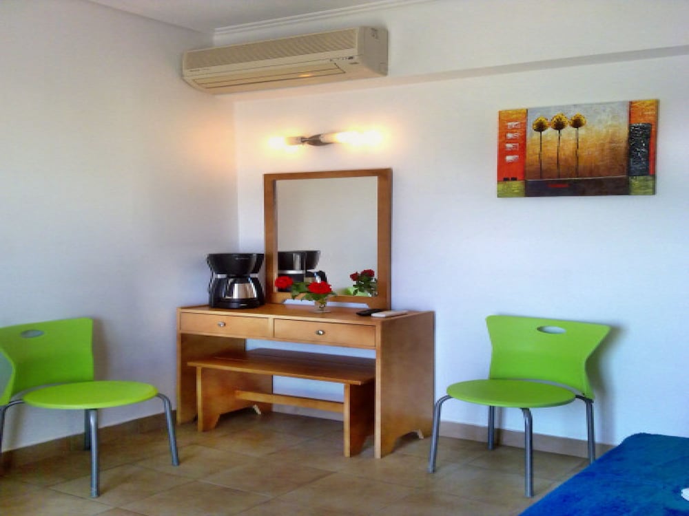 Kos Bay Hotel — Hotel rooms in Kos Town, South Aegean