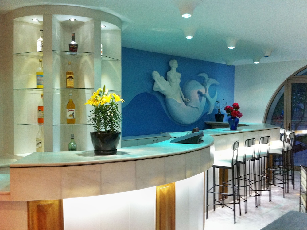 Kos Bay Hotel — Restaurant & bars in Kos Town, South Aegean