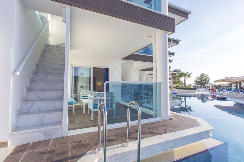 Garcia Resort & Spa — Swimming pool in Fethiye, Mugla