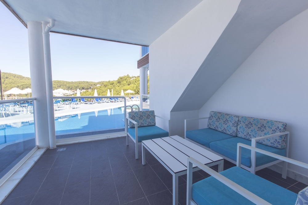 Garcia Resort & Spa — Swimming pool in Fethiye, Mugla