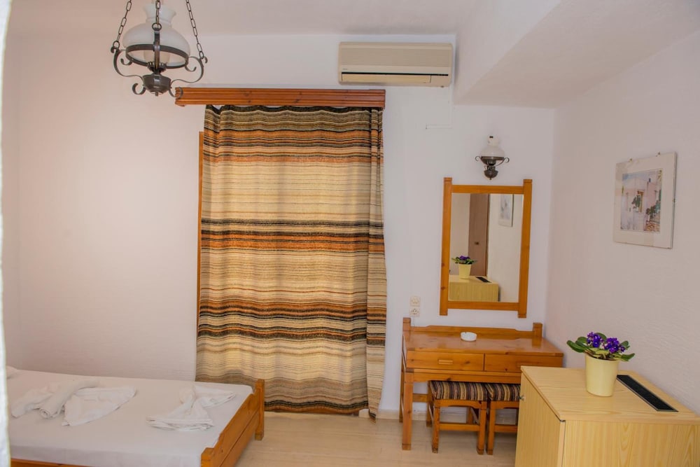 Velissarios Hotel — Hotel rooms in Hersonissos