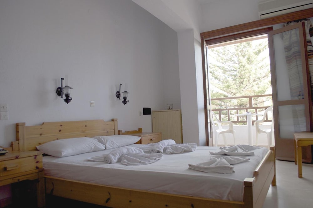 Velissarios Hotel — Hotel rooms in Hersonissos