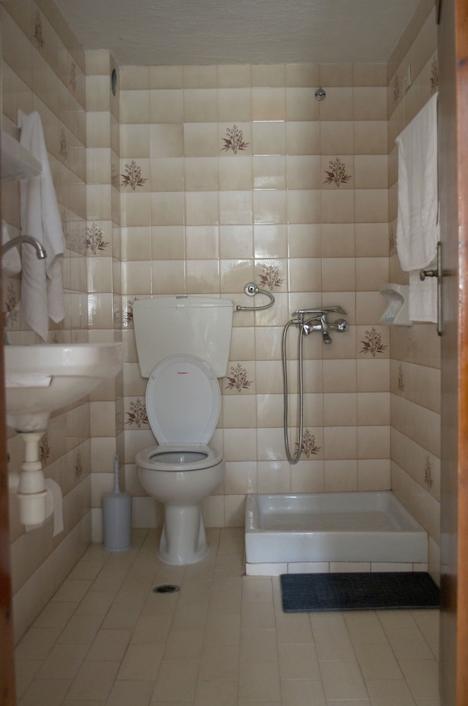 Velissarios Hotel — Hotel rooms in Hersonissos