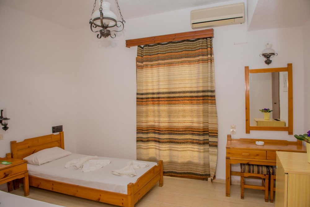 Velissarios Hotel — Hotel rooms in Hersonissos