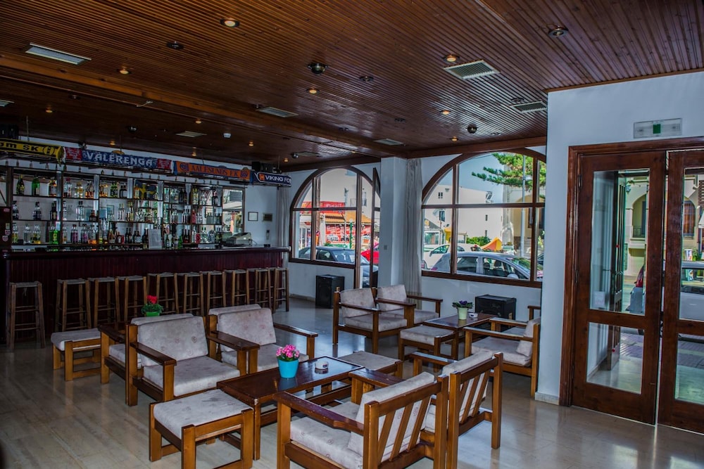Velissarios Hotel — Restaurant & bars in Hersonissos