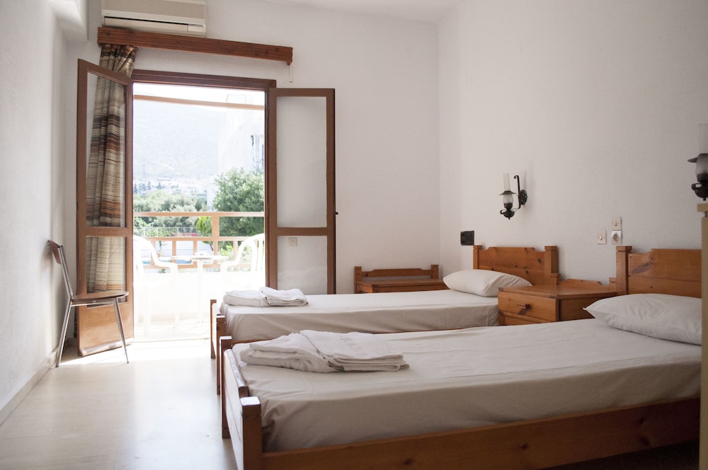 Velissarios Hotel — Hotel rooms in Hersonissos