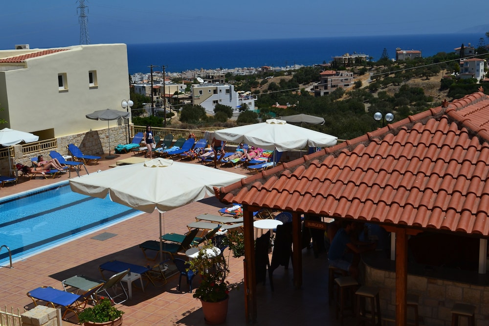 Frida Village — Swimming pool in Hersonissos