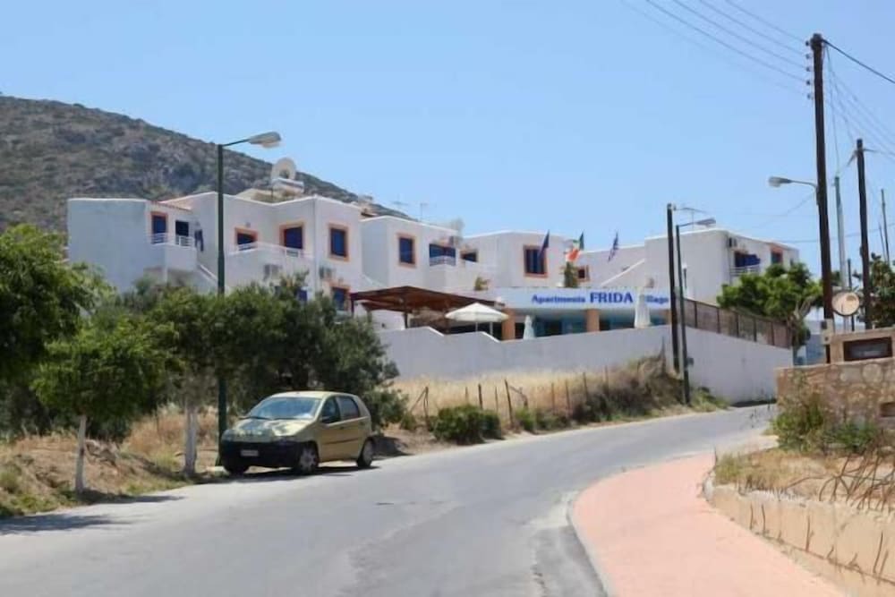 Frida Village — Hotel building in Hersonissos