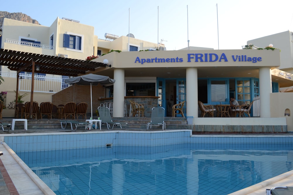 Frida Village — Hotel building in Hersonissos