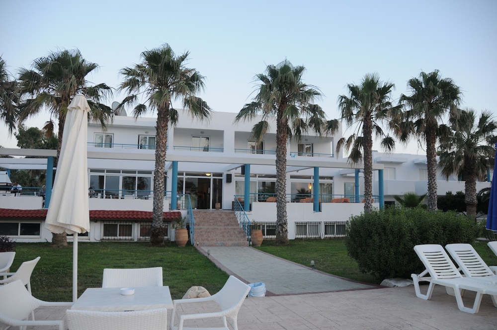 Irina Beach Hotel — Hotel building in Tigaki, South Aegean
