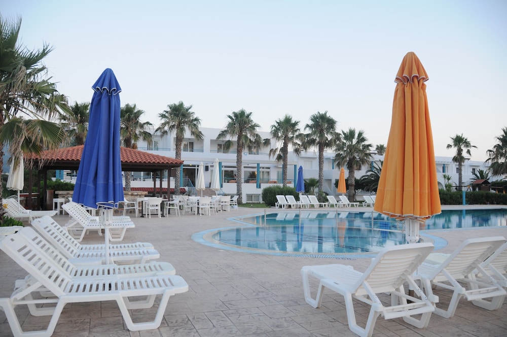 Irina Beach Hotel — Swimming pool in Tigaki, South Aegean