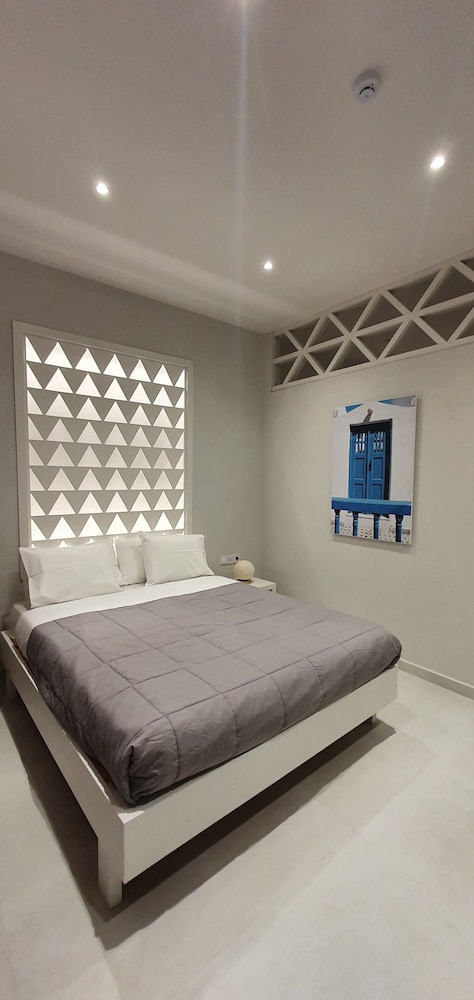 Irina Beach Hotel — Hotel rooms in Tigaki, South Aegean