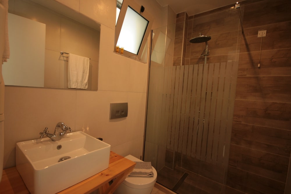 Irina Beach Hotel — Hotel rooms in Tigaki, South Aegean