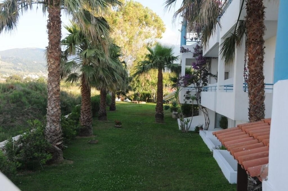 Irina Beach Hotel — Hotel building in Tigaki, South Aegean