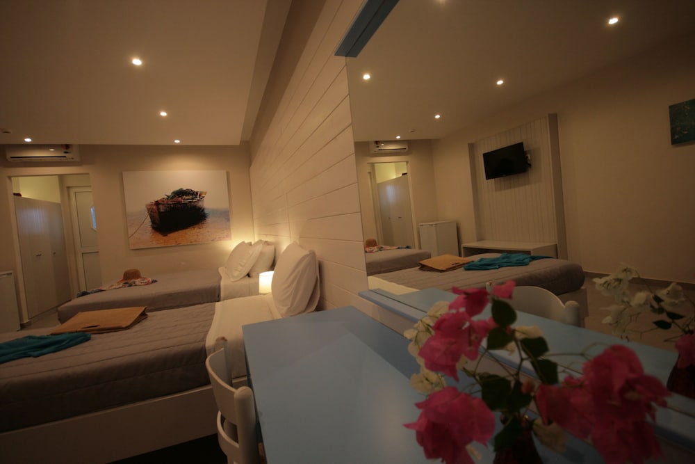 Irina Beach Hotel — Hotel rooms in Tigaki, South Aegean