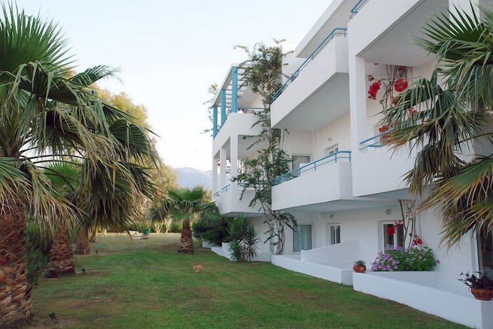 Irina Beach Hotel — Hotel building in Tigaki, South Aegean