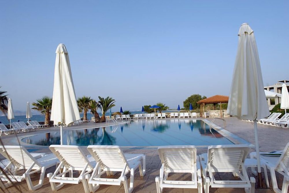 Irina Beach Hotel — Swimming pool in Tigaki, South Aegean