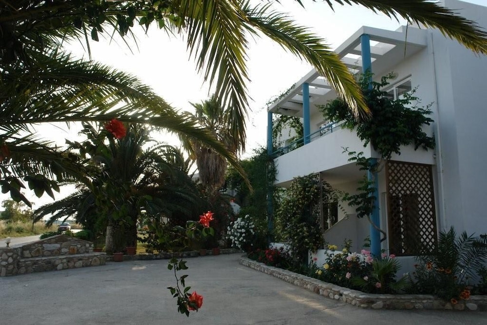 Irina Beach Hotel — Hotel building in Tigaki, South Aegean