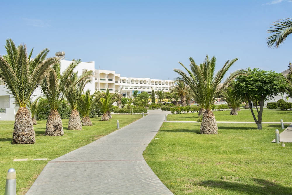 Sovereign Beach Hotel - All Inclusive — Hotel building in Kardamena, South Aegean