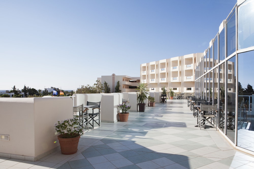 Sovereign Beach Hotel - All Inclusive — Hotel building in Kardamena, South Aegean