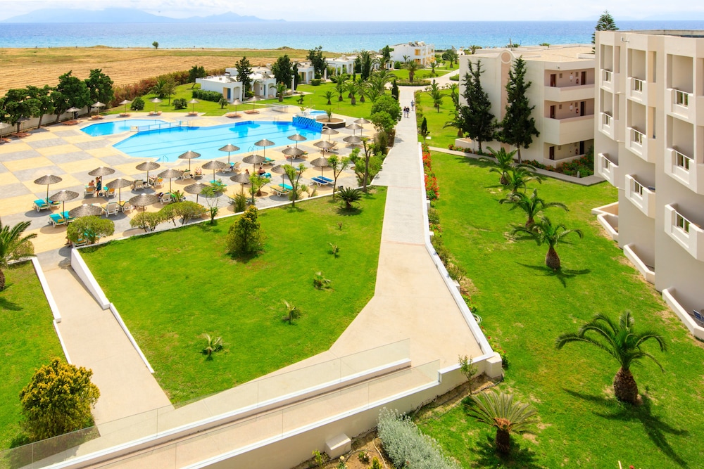 Sovereign Beach Hotel - All Inclusive — Swimming pool in Kardamena, South Aegean