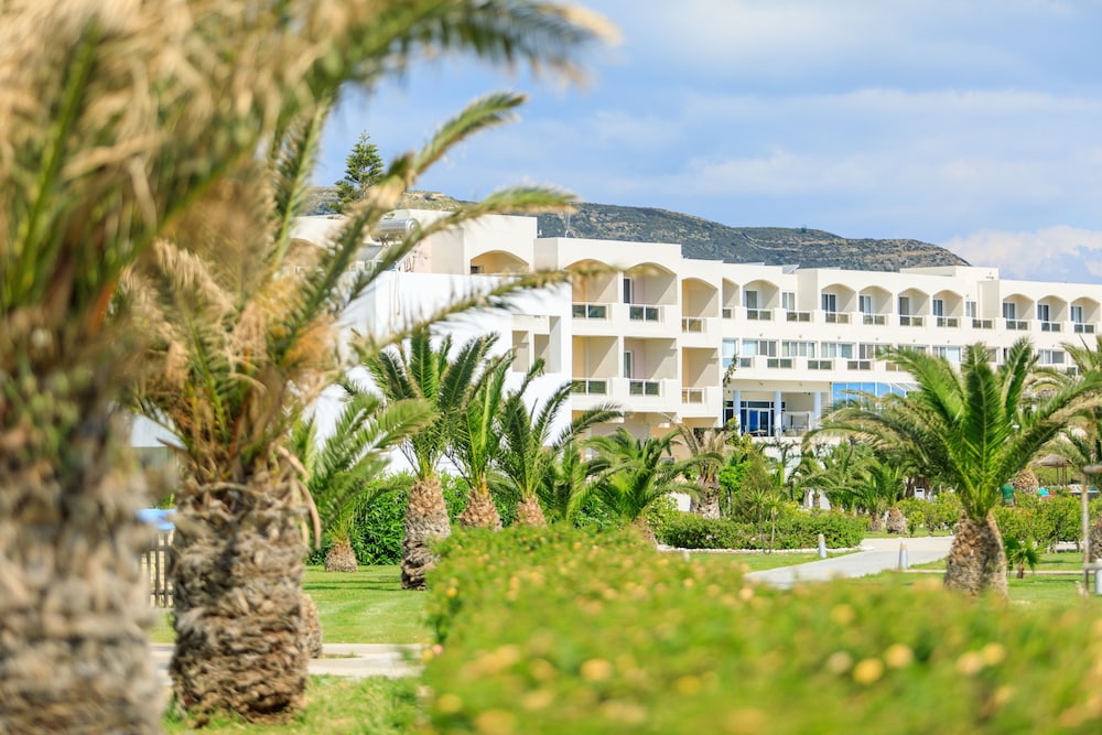Sovereign Beach Hotel - All Inclusive — Hotel building in Kardamena, South Aegean