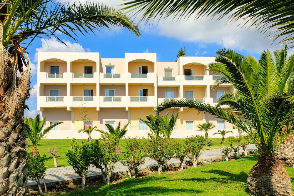 Sovereign Beach Hotel - All Inclusive — Hotel building in Kardamena, South Aegean