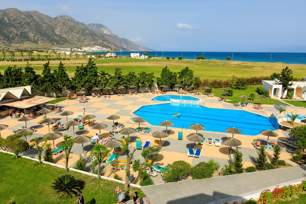 Sovereign Beach Hotel - All Inclusive — Swimming pool in Kardamena, South Aegean