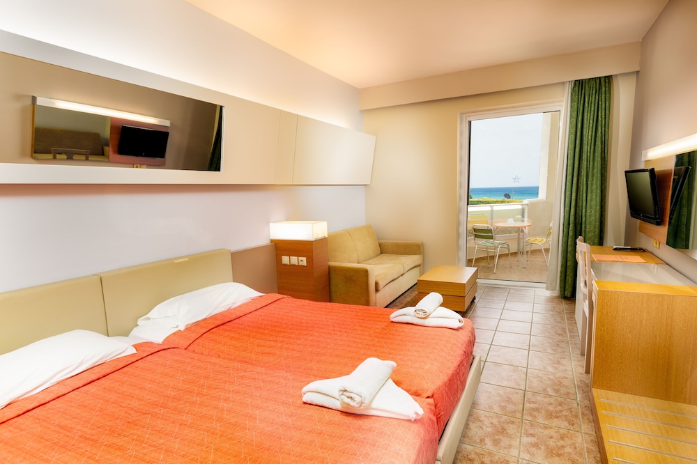 Sovereign Beach Hotel - All Inclusive — Hotel rooms in Kardamena, South Aegean