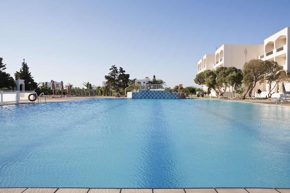 Sovereign Beach Hotel - All Inclusive — Swimming pool in Kardamena, South Aegean