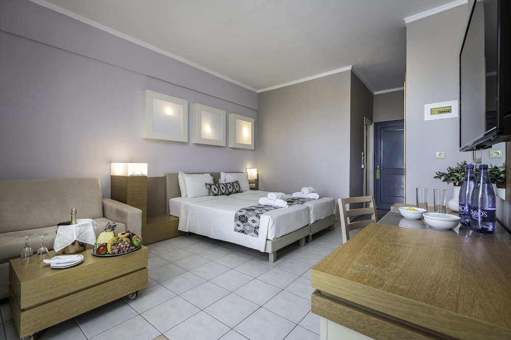Sovereign Beach Hotel - All Inclusive — Hotel rooms in Kardamena, South Aegean