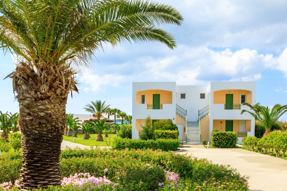 Sovereign Beach Hotel - All Inclusive — Hotel building in Kardamena, South Aegean