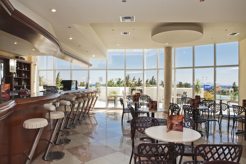 Sovereign Beach Hotel - All Inclusive — Restaurant & bars in Kardamena, South Aegean