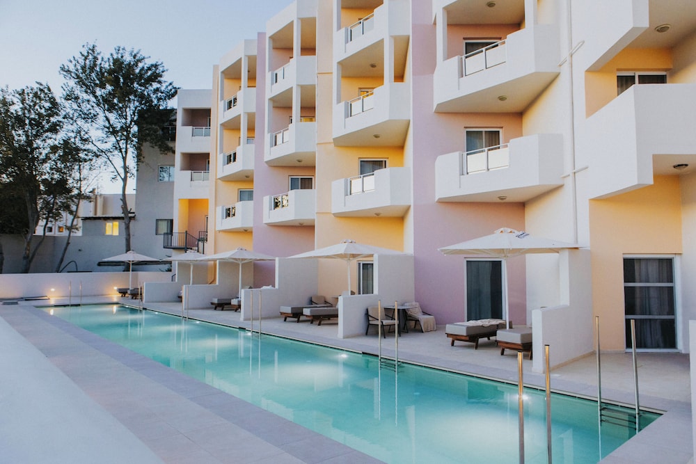 Sovereign Beach Hotel - All Inclusive — Hotel building in Kardamena, South Aegean
