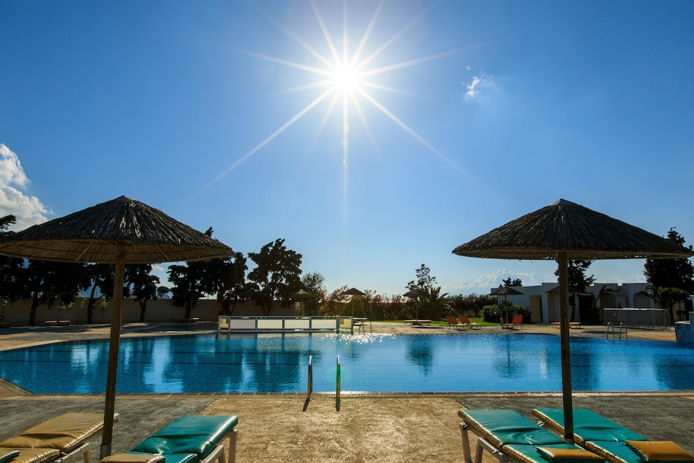 Sovereign Beach Hotel - All Inclusive — Swimming pool in Kardamena, South Aegean