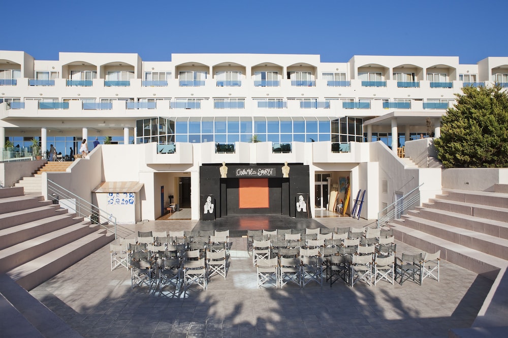 Sovereign Beach Hotel - All Inclusive — Hotel building in Kardamena, South Aegean