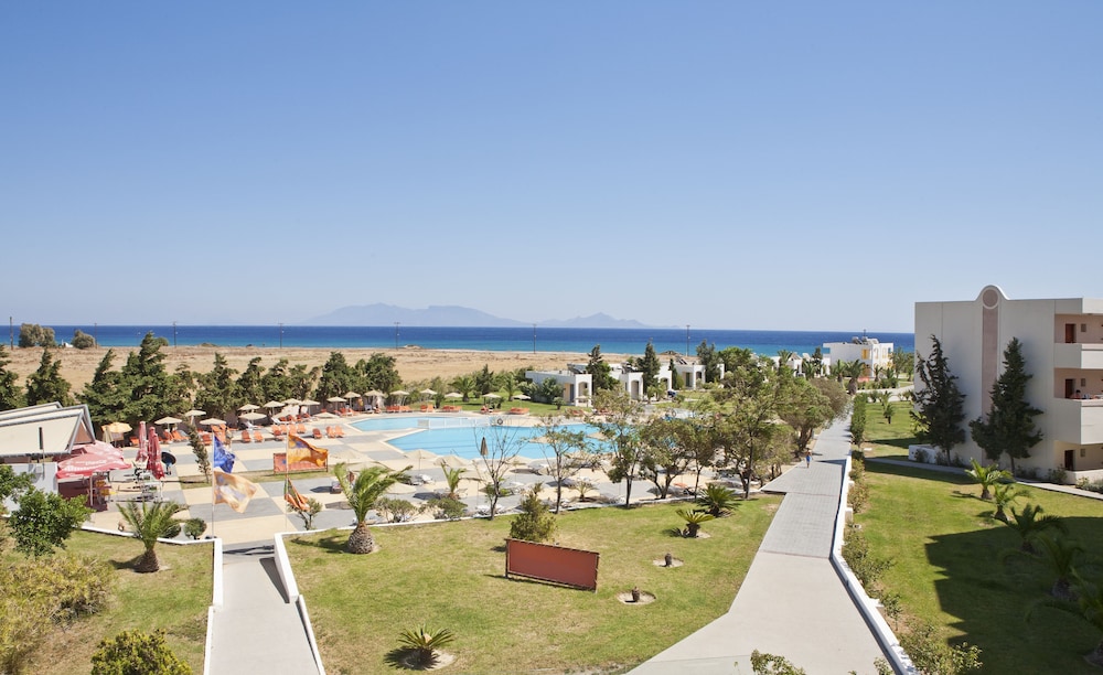 Sovereign Beach Hotel - All Inclusive — Swimming pool in Kardamena, South Aegean
