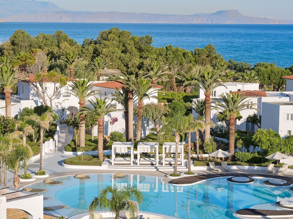 Caramel, A Resort to Live — Swimming pool in Rethymnon