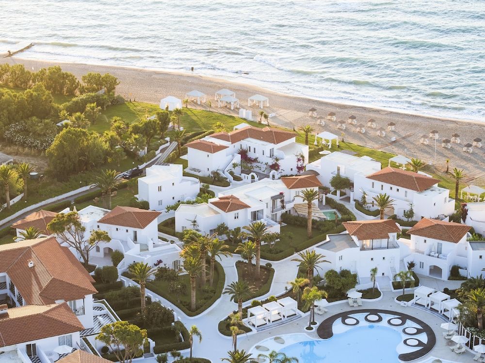 Caramel, A Resort to Live
