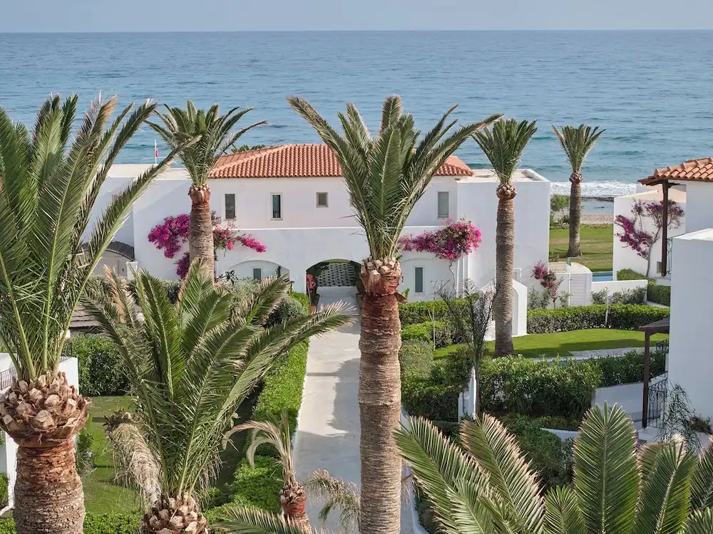 Caramel, A Resort to Live — Hotel building in Rethymnon