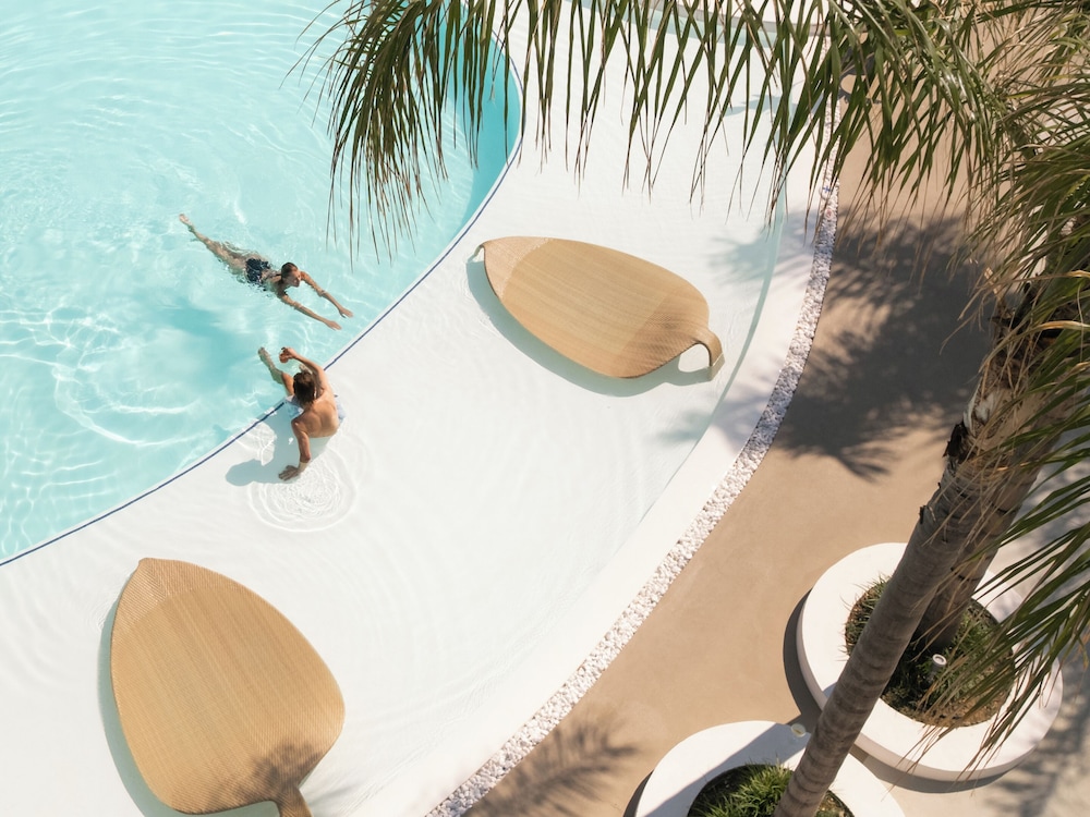 Caramel, A Resort to Live — Swimming pool in Rethymnon