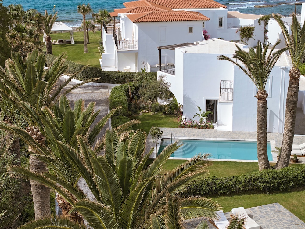 Caramel, A Resort to Live — Swimming pool in Rethymnon