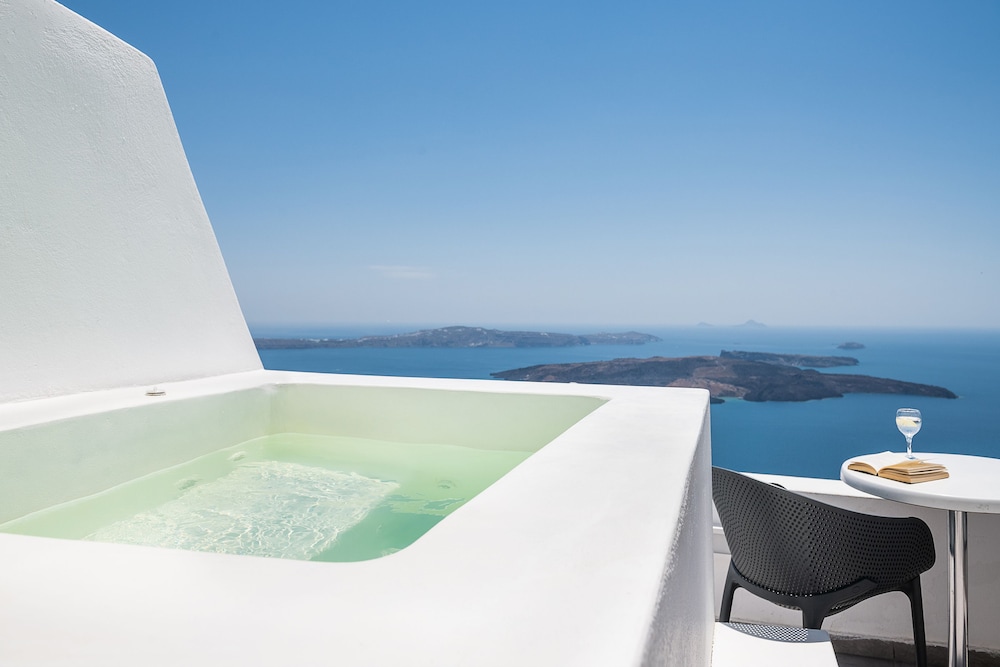 Avianto Suites — Spa in Imerovigli, South Aegean