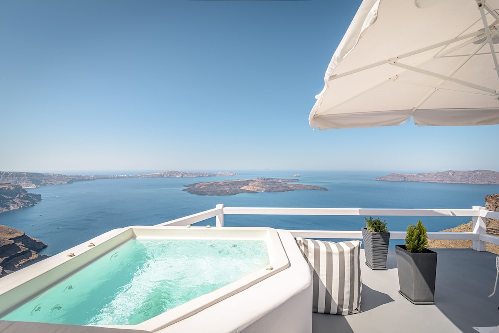 Avianto Suites — Main photo in Imerovigli, South Aegean