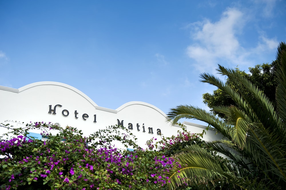 Matina Hotel — Hotel building in Kamari, South Aegean