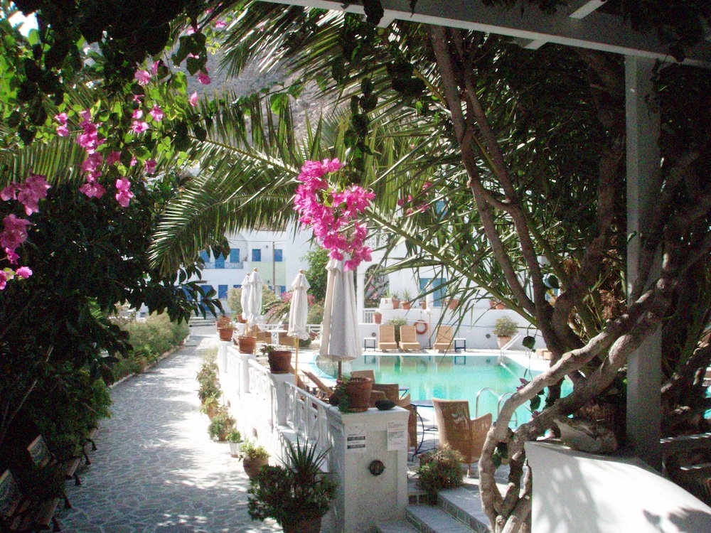 Matina Hotel — Swimming pool in Kamari, South Aegean