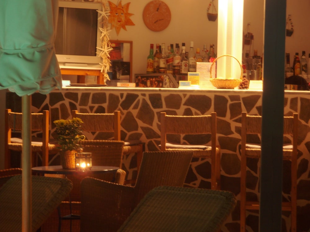 Matina Hotel — Restaurant & bars in Kamari, South Aegean