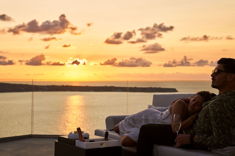 Charisma Suites — Restaurant & bars in Oia, South Aegean