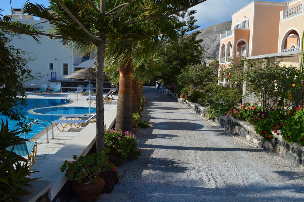 Castro Hotel — Swimming pool in Kamari, South Aegean