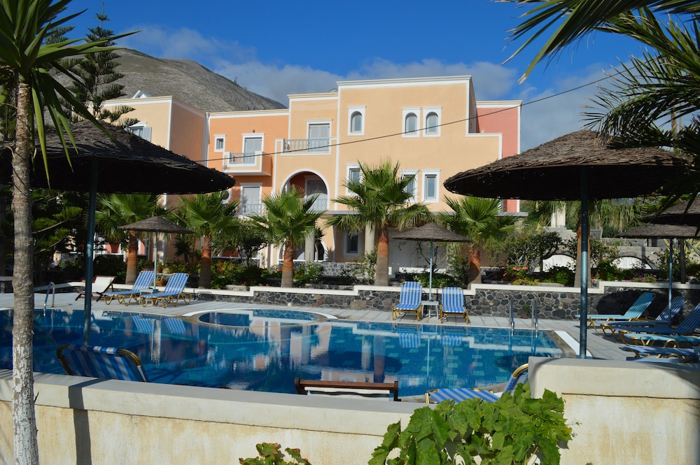 Castro Hotel — Swimming pool in Kamari, South Aegean